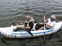 Nuestra canoa, empieza a  amortizar el costo de su traslado. Alejandro y Luis de parabienes !.